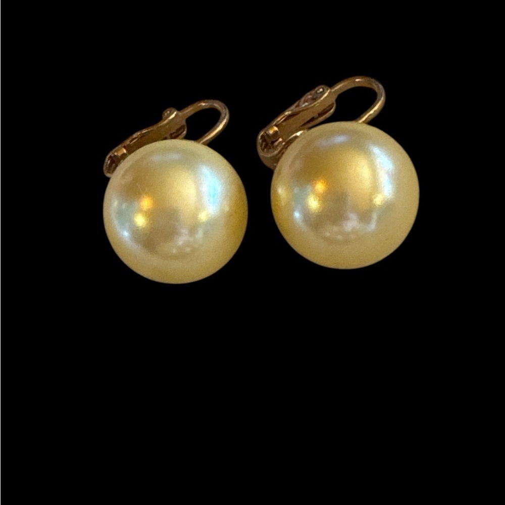 Pearlesque Clip On Earrings/bracelet - classic - wire wrap around bracelet cuff - Picture 4 of 5